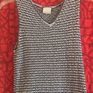 Womens Sleeveless Top - V-Neck